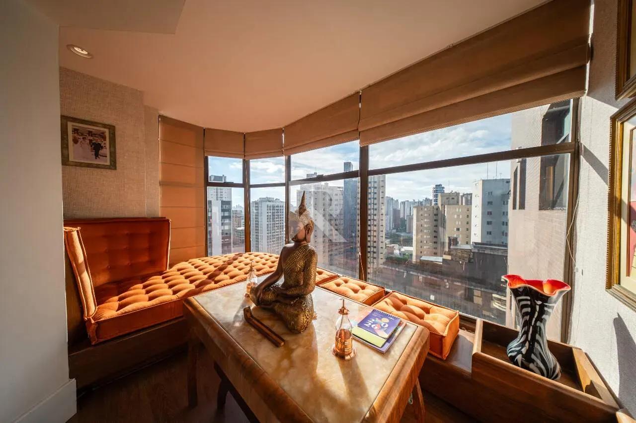Furnished apartment with 3 bedrooms and 221 m² — photo 22
