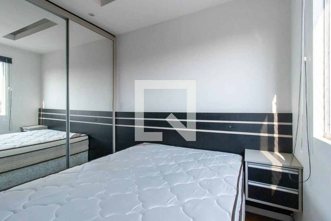 Balcony with a grill in a 2-bedroom apartment, 48 m² — photo 28