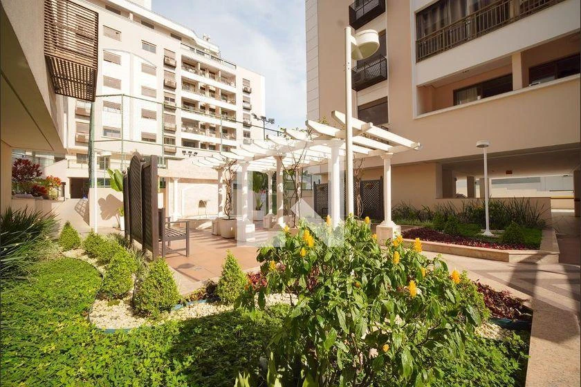 Furnished 80 m² apartment with 2 bedrooms and 2 baths — photo 24