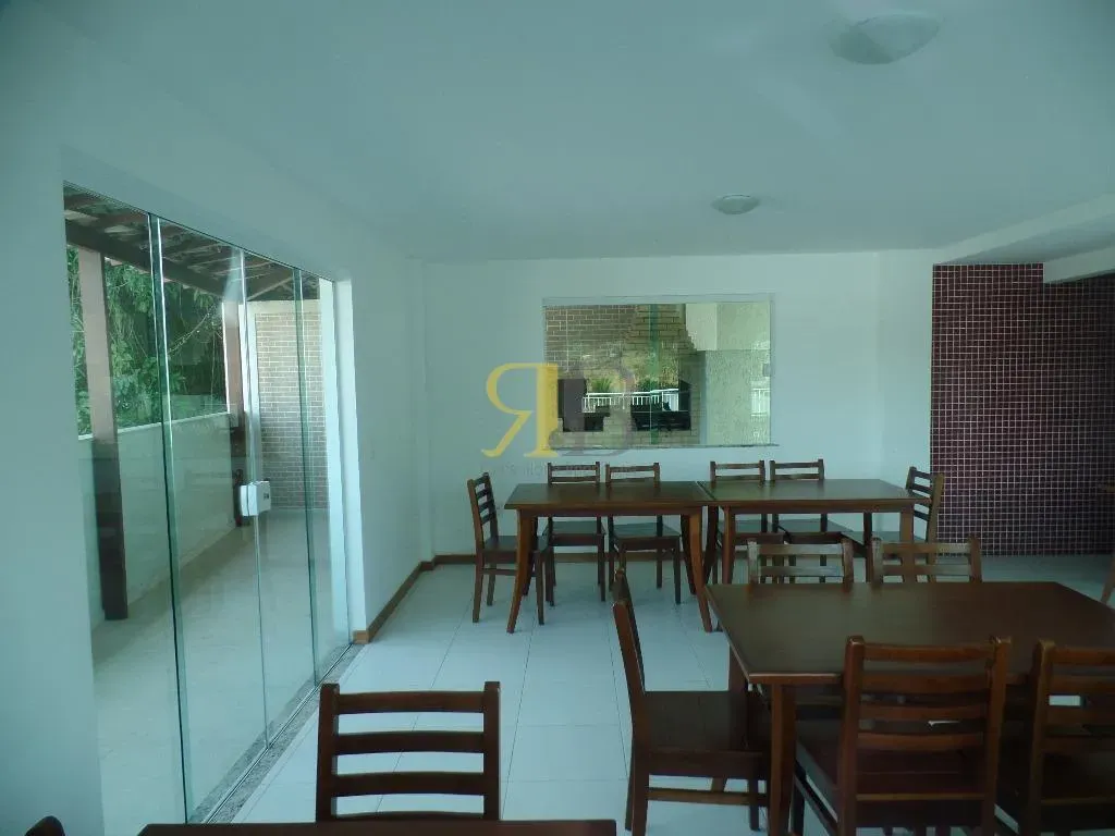 House with 4 bedrooms and open-plan gas kitchen — photo 38