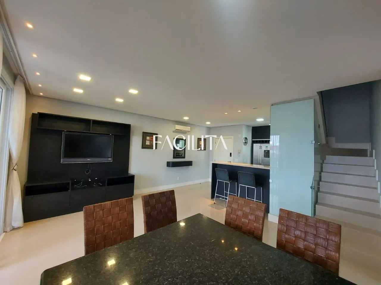 Меблированный дуплекс-пентхаус с 4 спальнями и 245 м² — photo 21