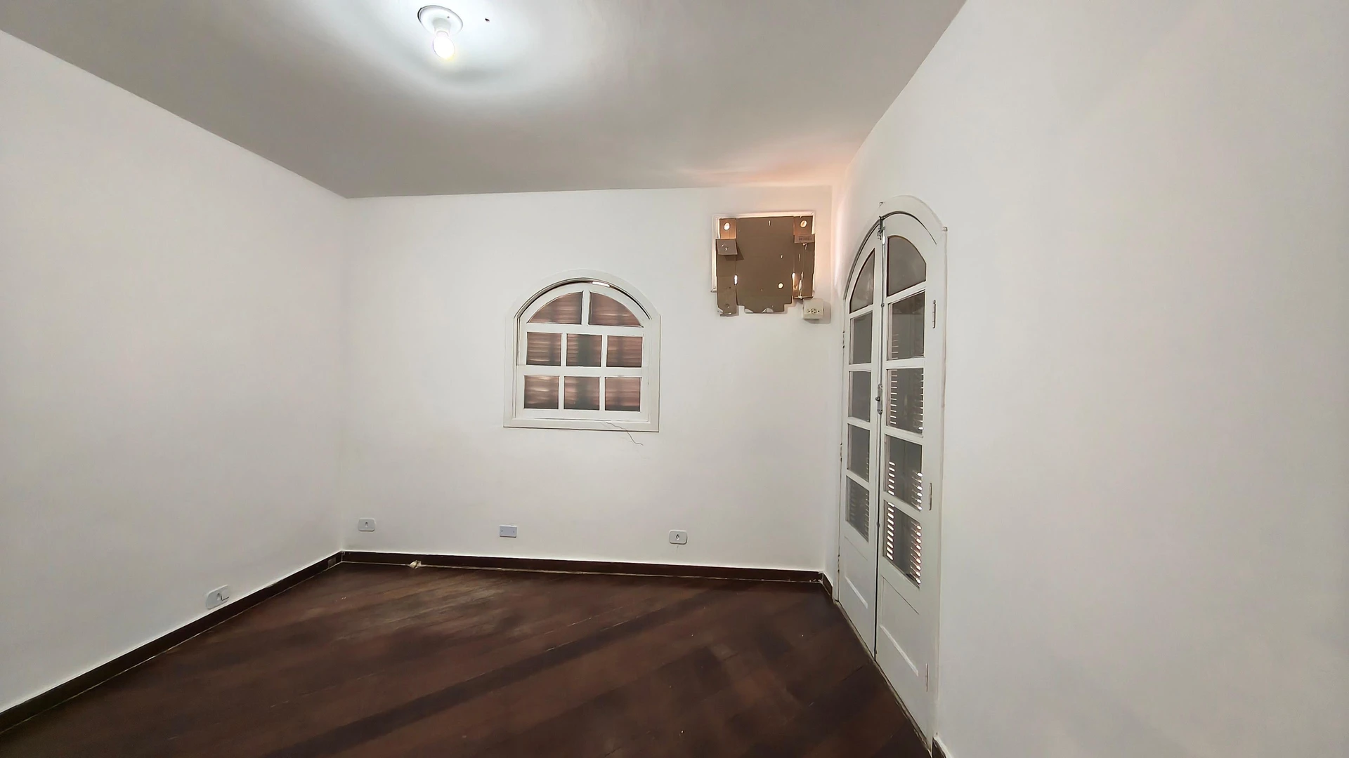 House, 250 m², with a bathtub — photo 12