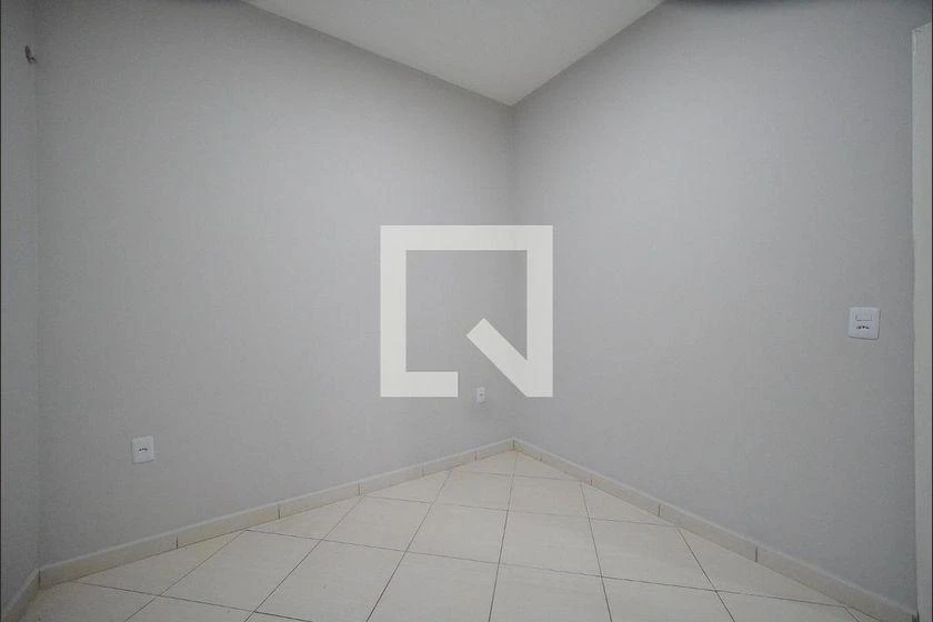 Apartamento de 2 dormitorios y 60 m² con 1 plaza de parking — photo 4