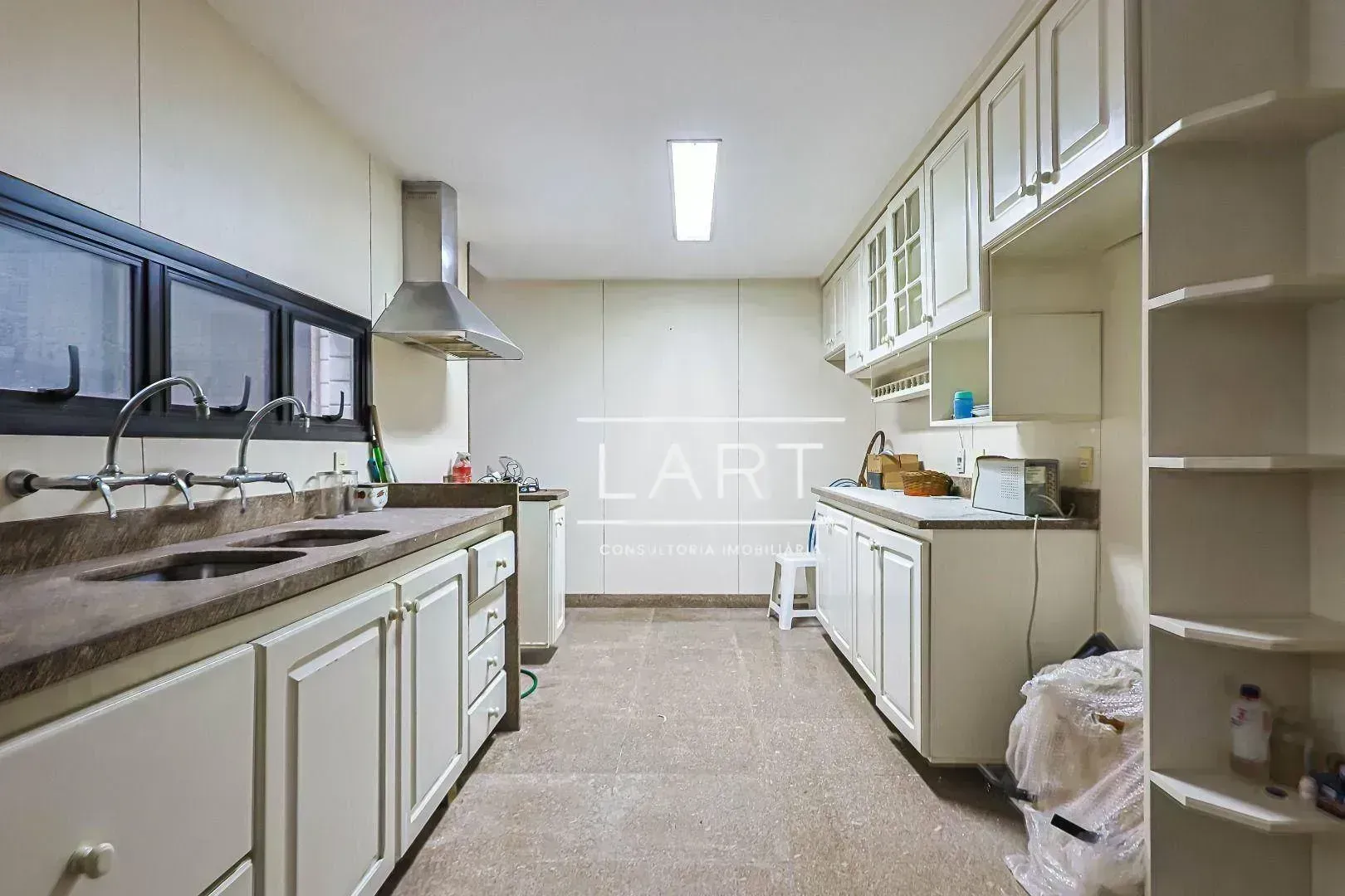 Apartamento com 4 dormitórios e 3 banheiros, 262 m² — photo 27