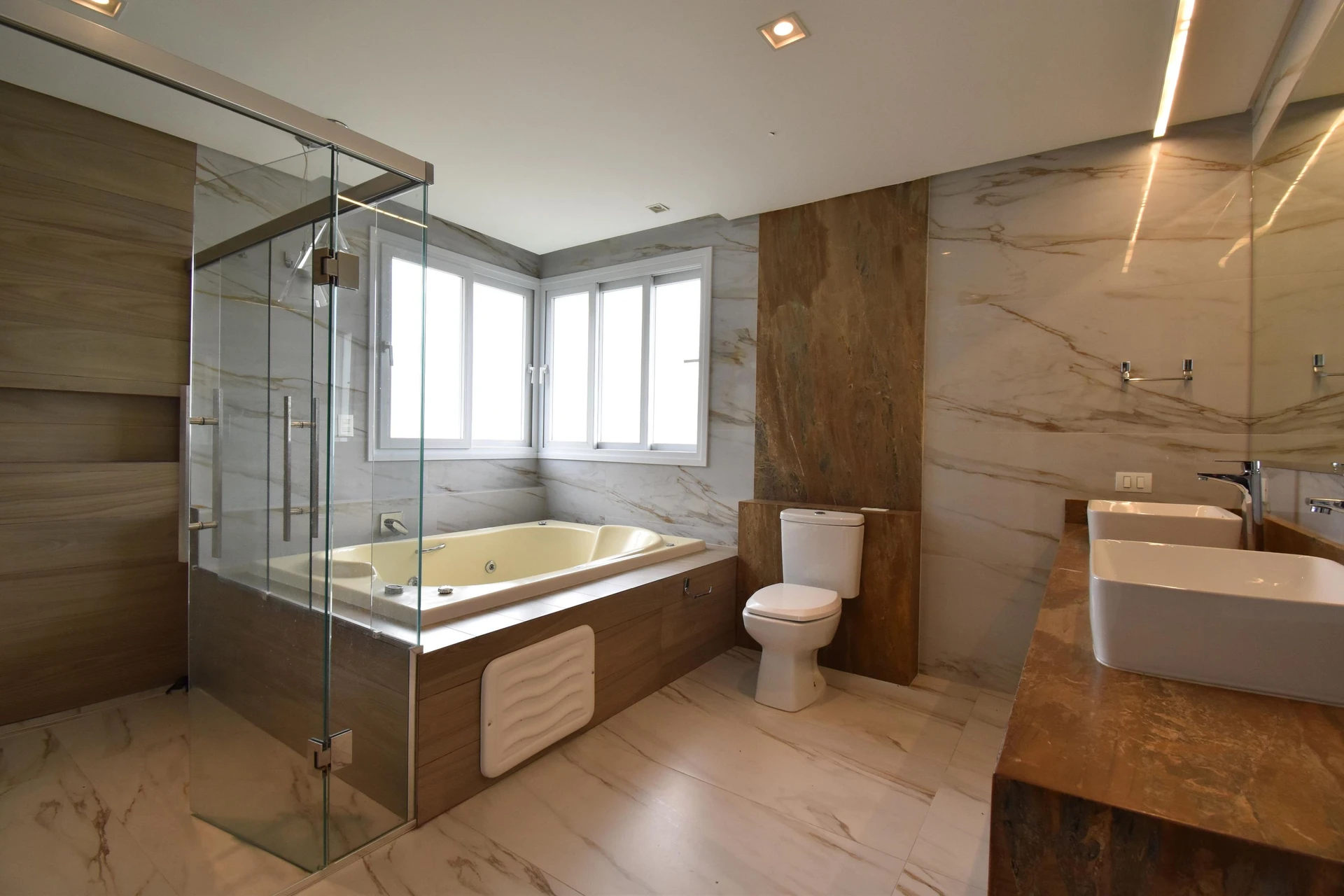 House, 411 m², with a bathtub — photo 31