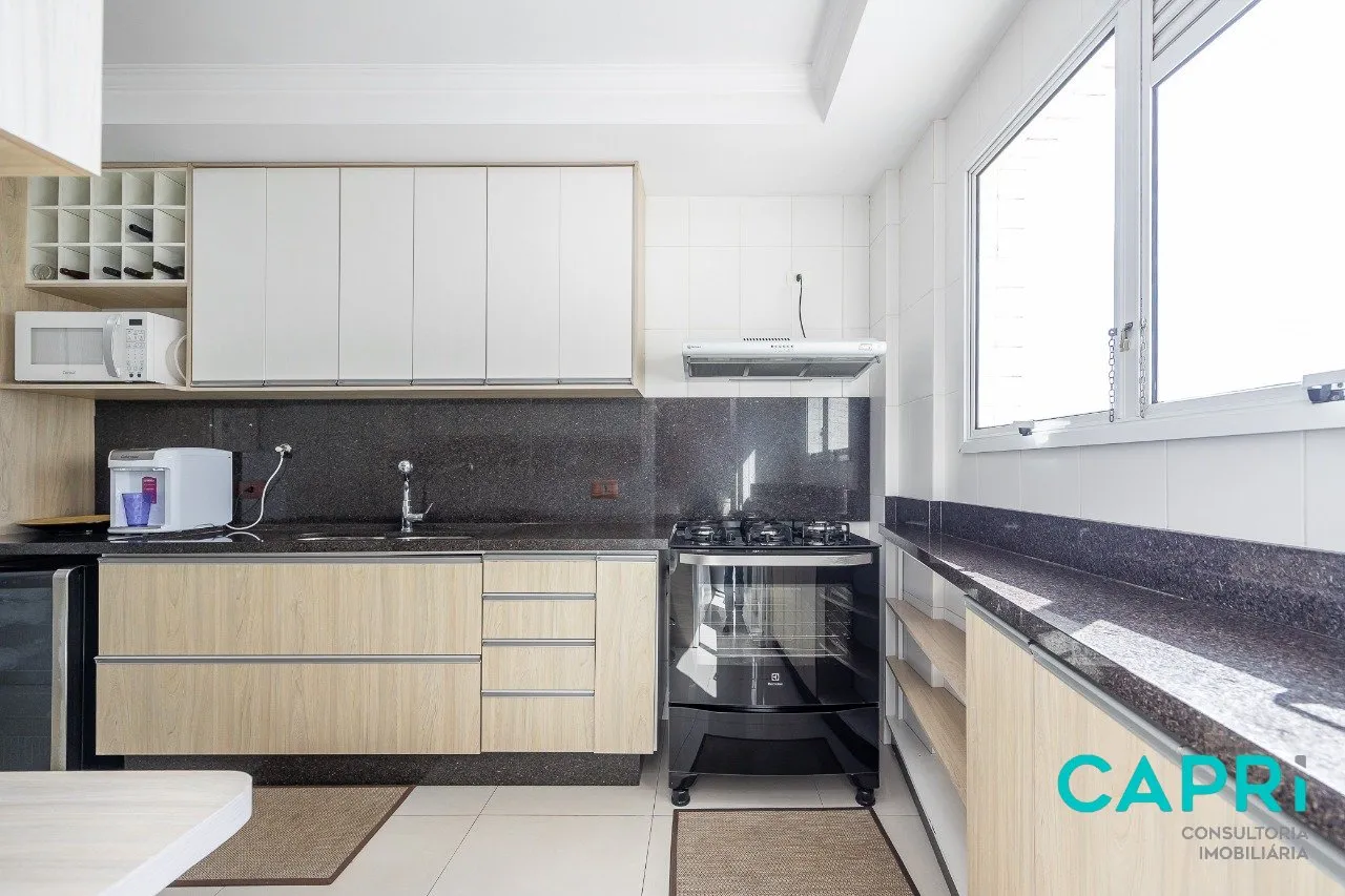 Furnished 318 m² apartment with 4 bedrooms and 3 parking — photo 8
