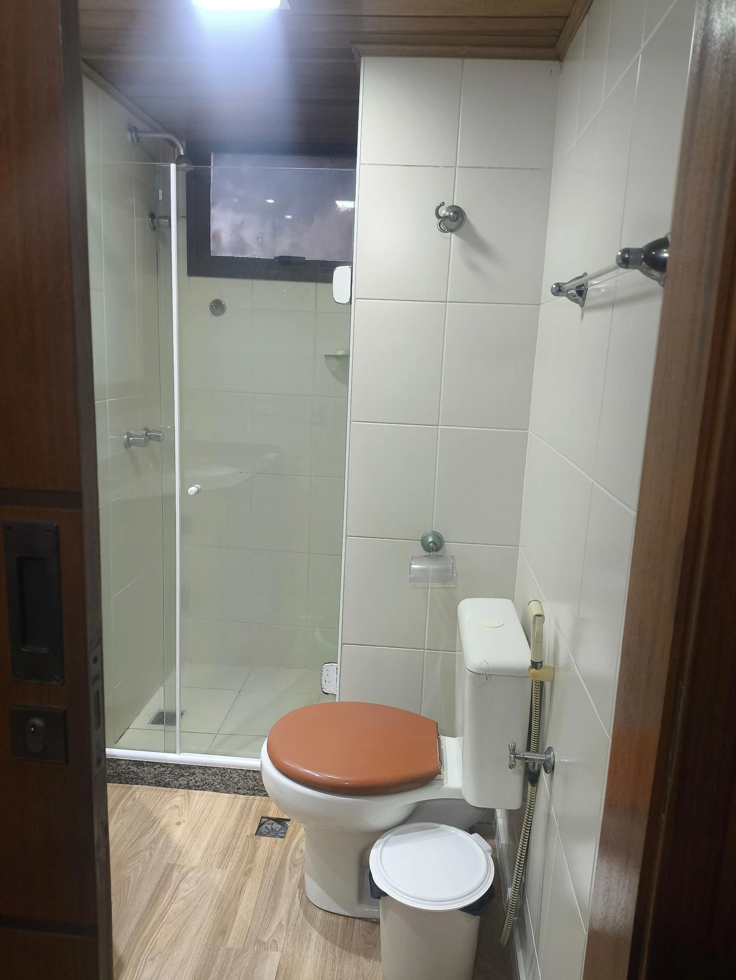 Apartamento mobiliado com 2 quartos e banheiro privativo — photo 6