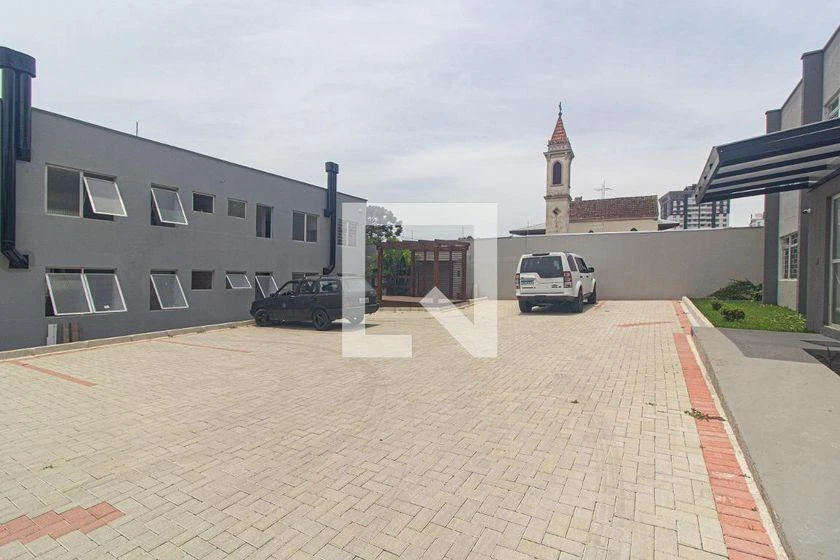 Unfurnished apartment with a private garden and 3 bedrooms — photo 34