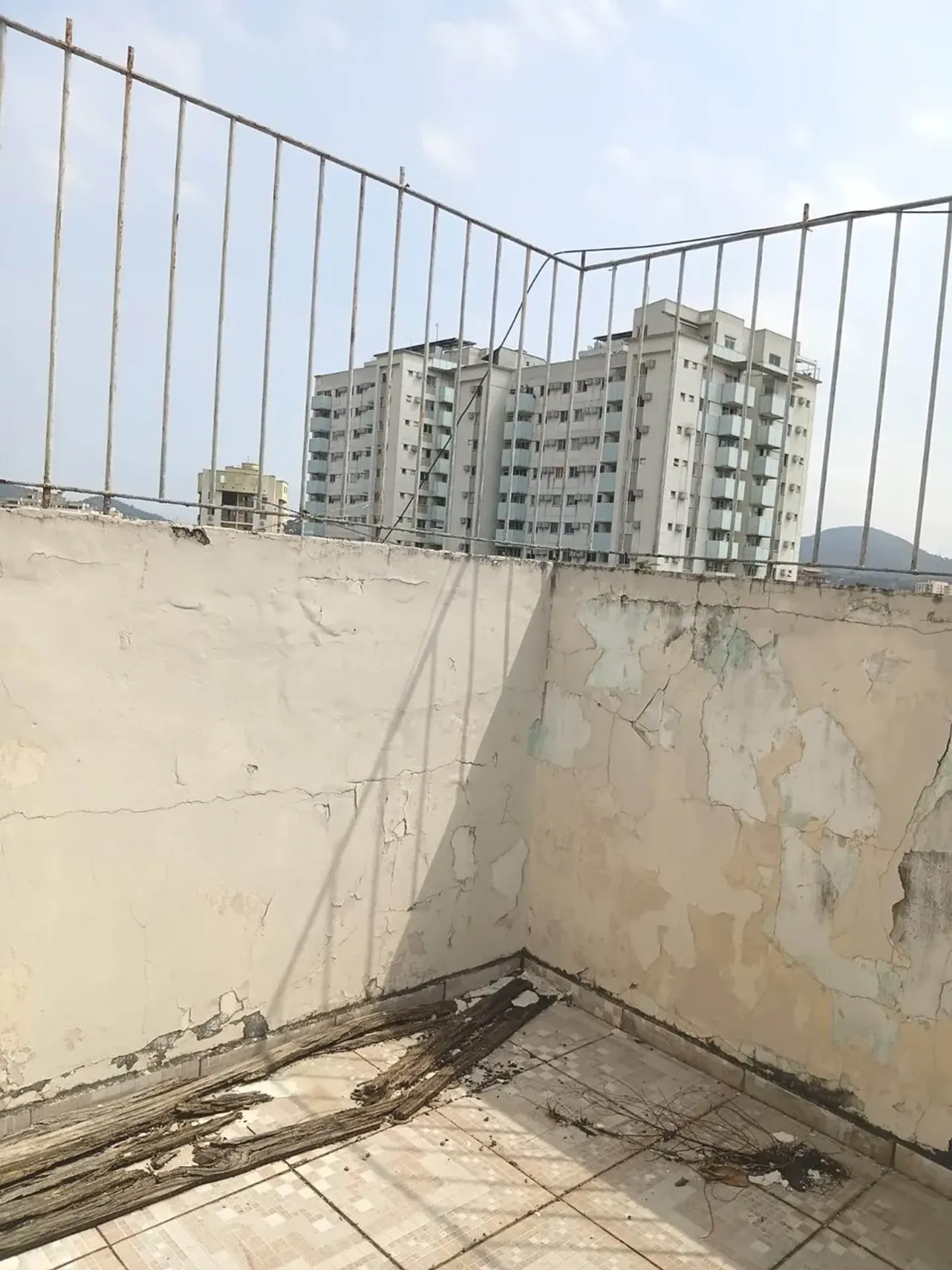 Apartment on the 4th floor with a grill on the balcony — photo 19