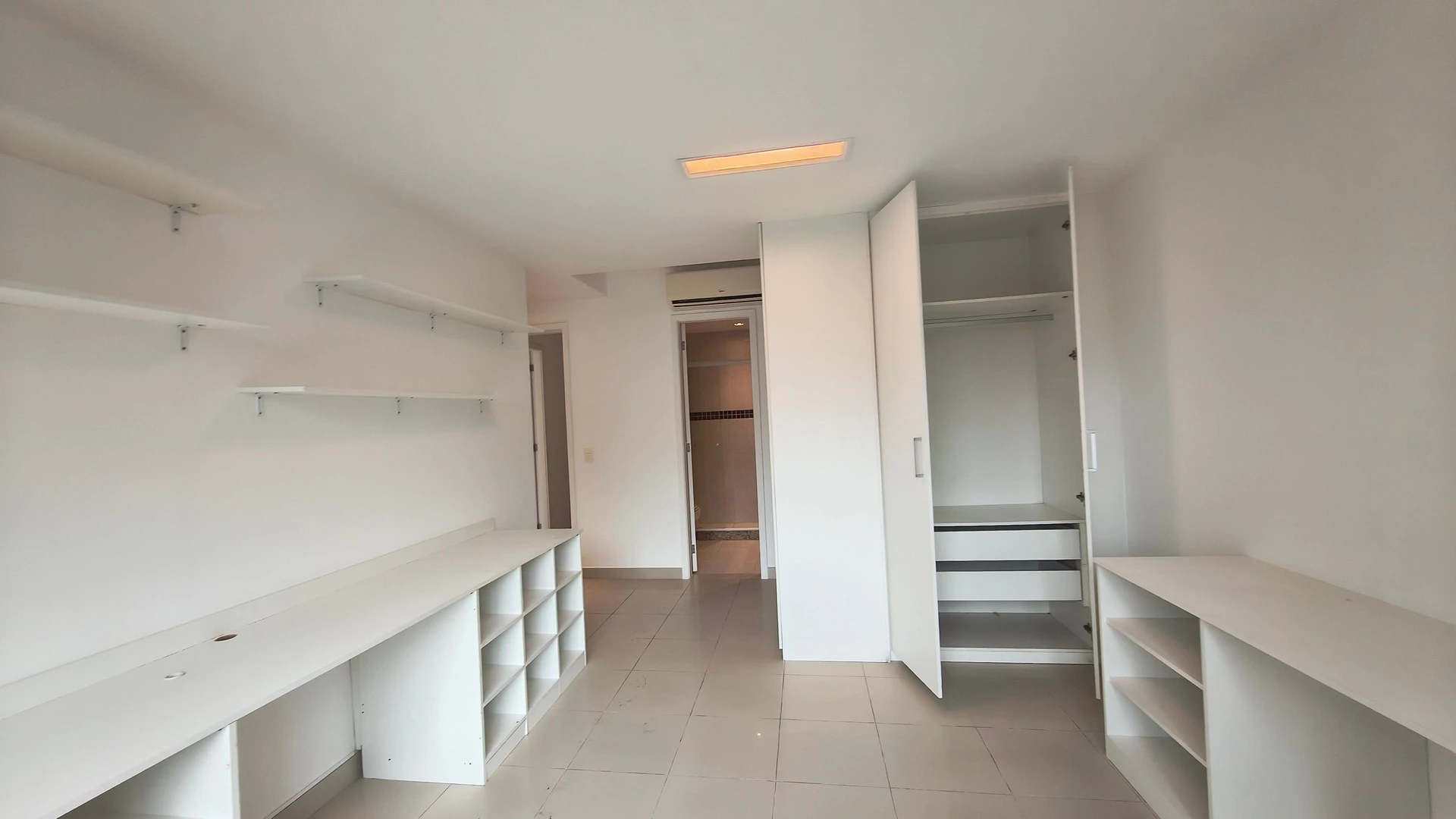5-bedroom apartment with a washing machine in Rio de Janeiro — photo 26
