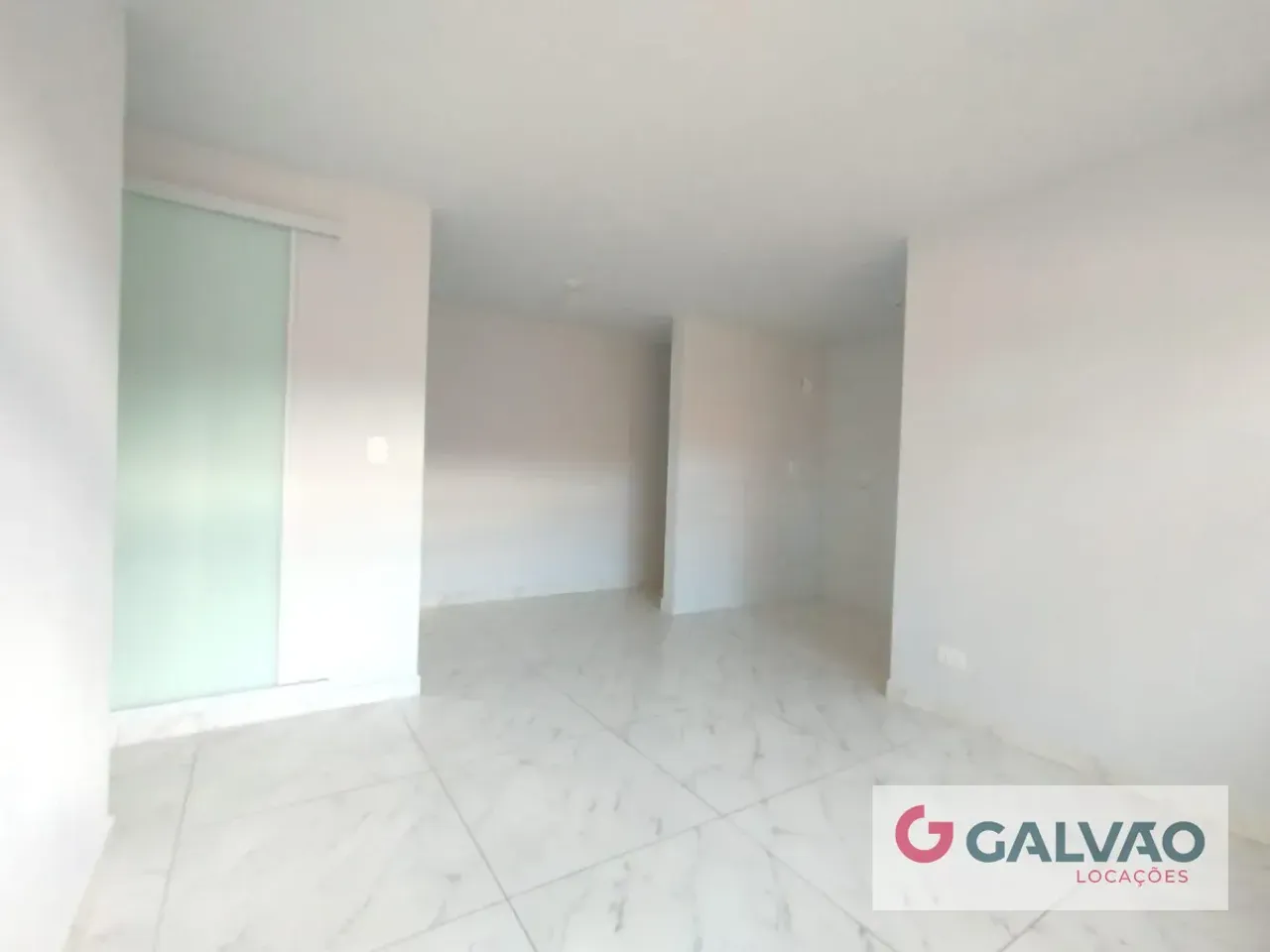 2-bedroom apartment with 1 bathroom, no parking — photo 10