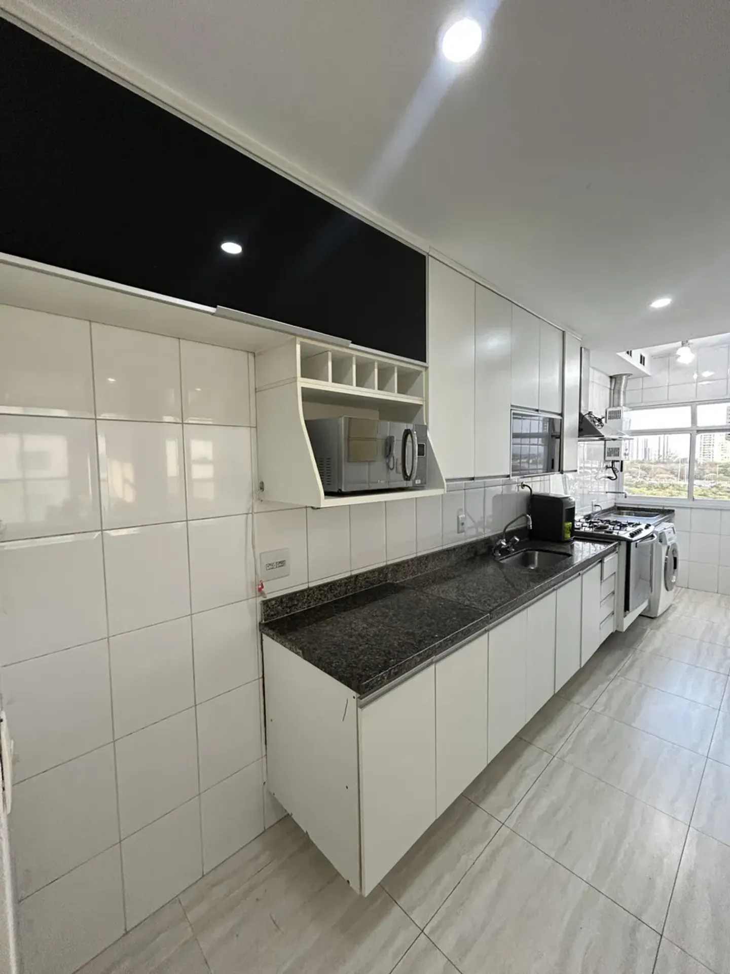 Apartment on the 8th floor with floor-to-ceiling windows — photo 2