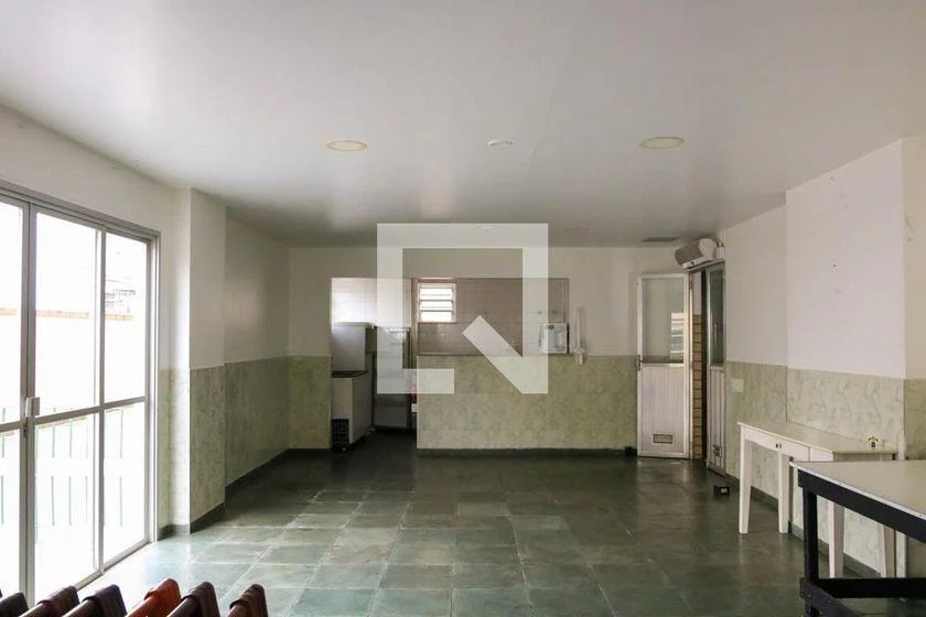 Furnished 2-bedroom apartment with 1 bathroom — photo 28