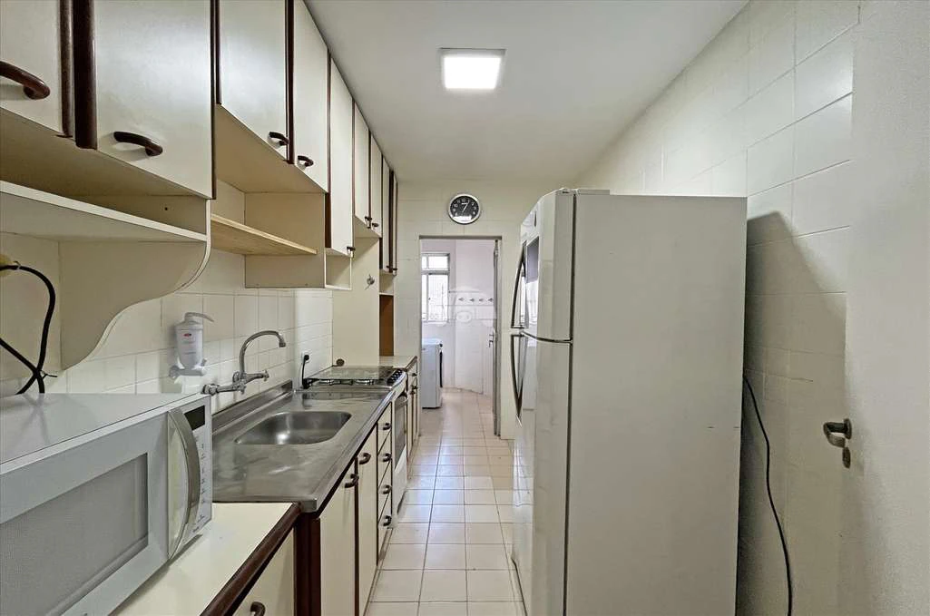 Furnished 3-bedroom apartment with 1 en-suite — photo 2