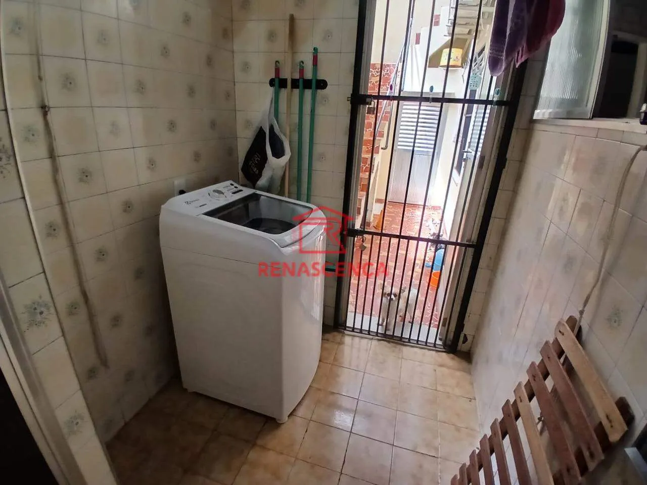 85 m² house with a walk-in closet and a washing machine — photo 12