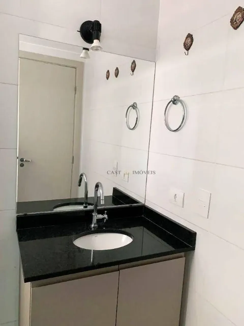 1-bedroom apartment with 1 parking spot and open-plan kitchen — photo 13