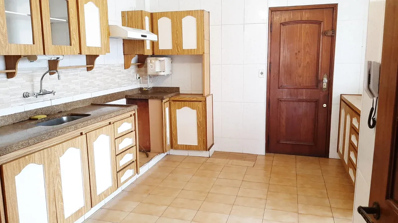 3-bedroom apartment with a home office — photo 24