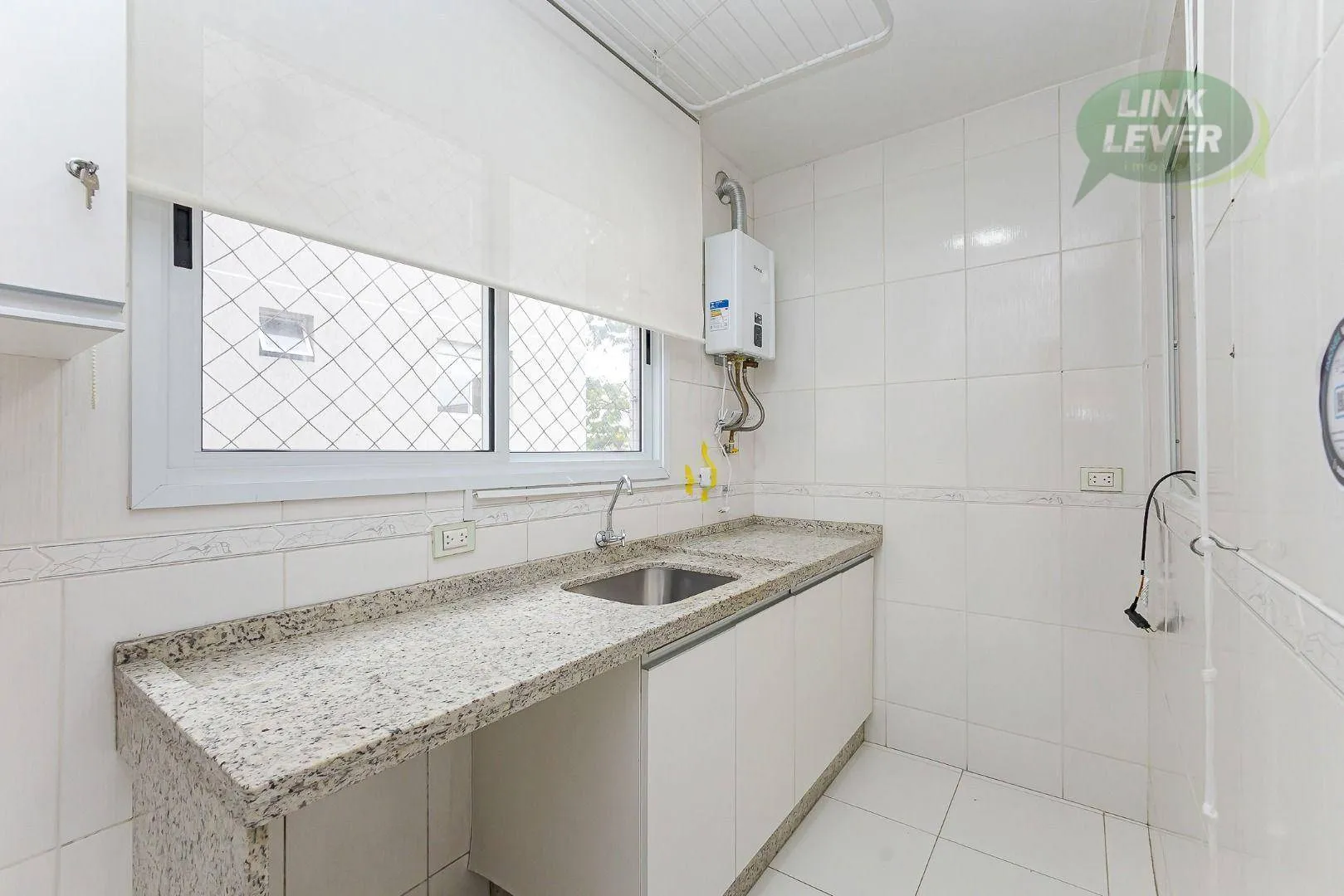 Apartment with 3 bedrooms, balcony and 135 m² — photo 17