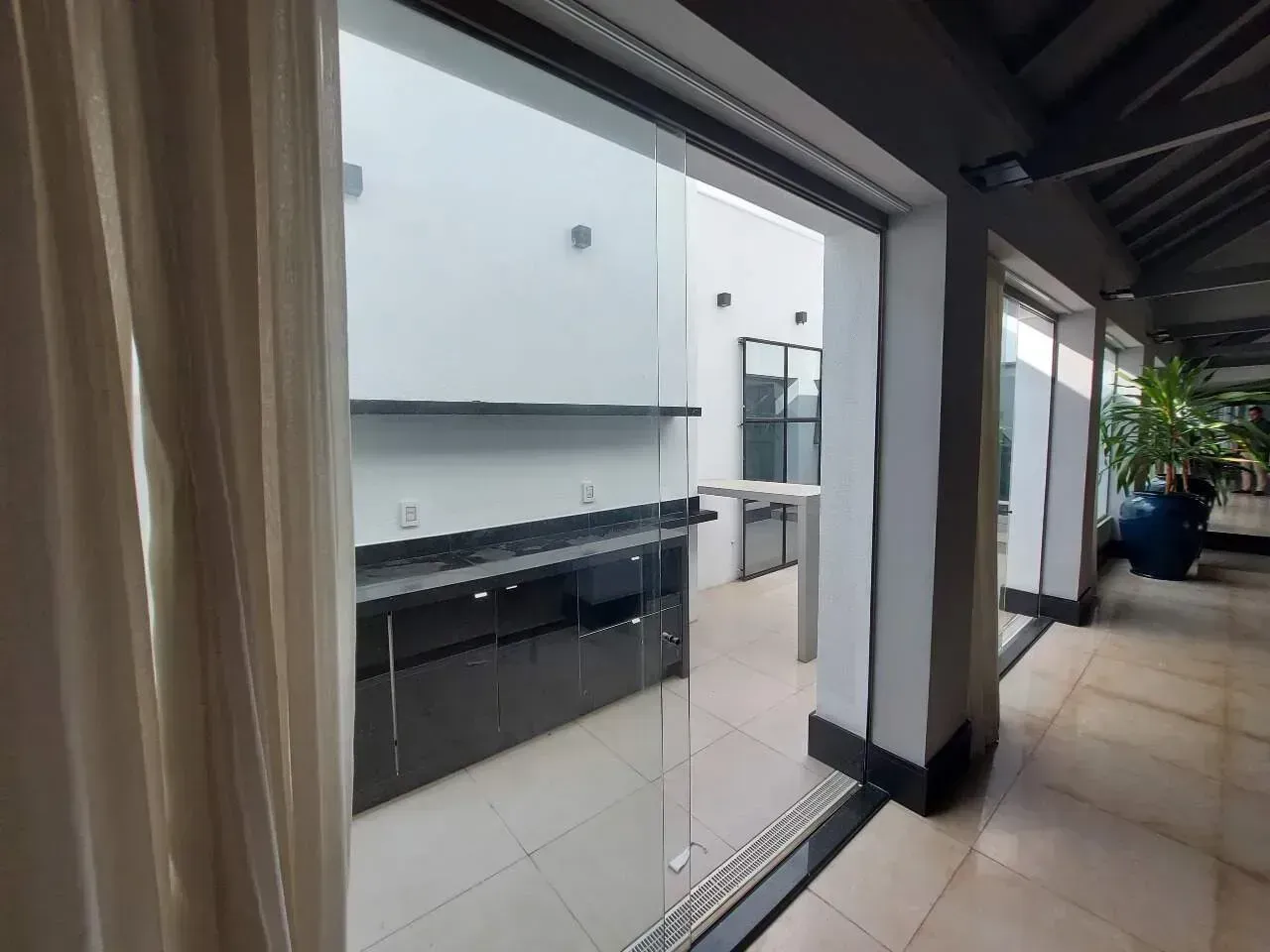 Квартира 300 м² с 2 спальнями-сьютами на 10 этаже — photo 24