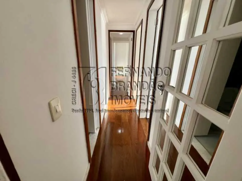 3-bedroom apartment with balcony grill and fitted details — photo 16
