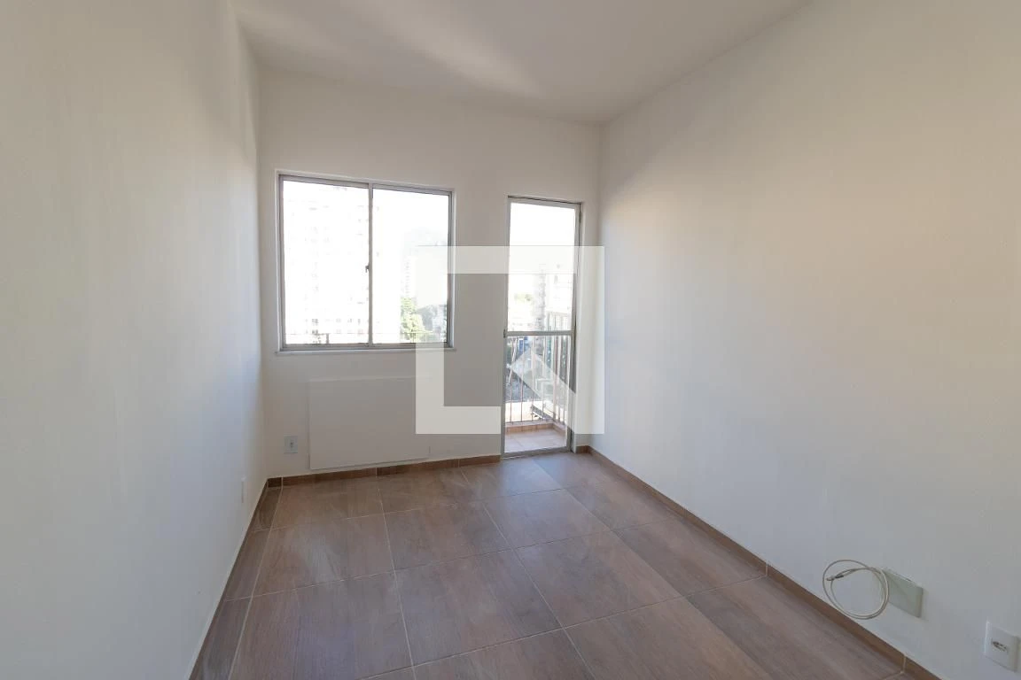 3-bedroom apartment in a building with a gym — photo 16