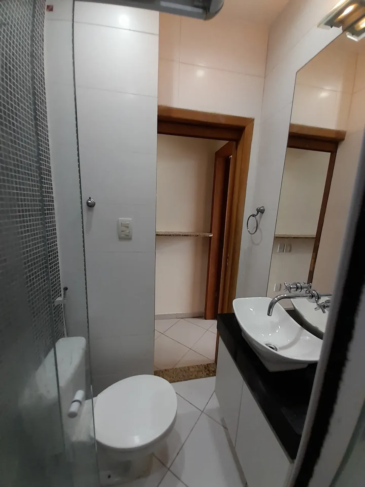 One-bedroom apartment with a washing machine — photo 7