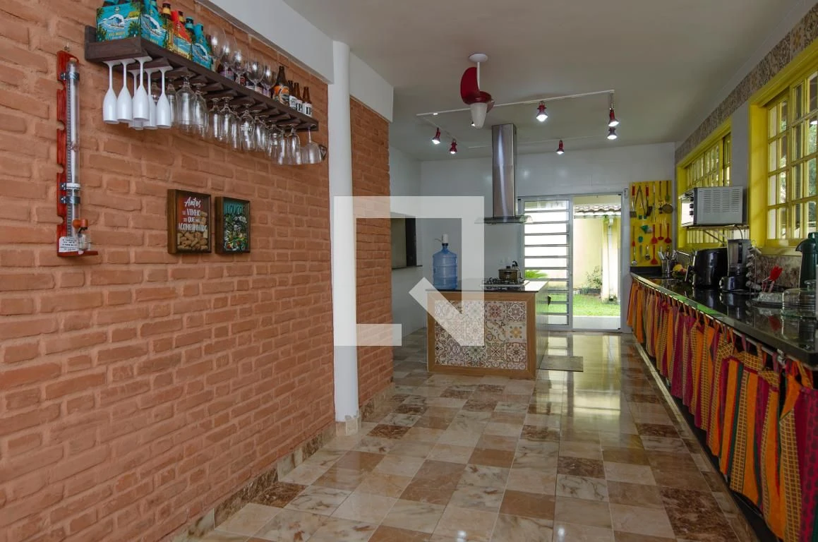 Casa mobiliada com 4 dormitórios e área de lavanderia — photo 23