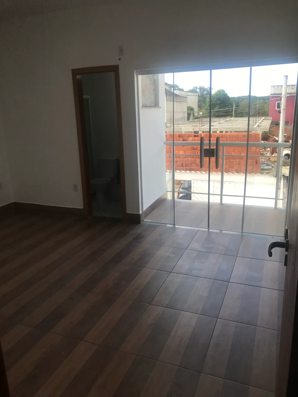 House with 2 bedrooms and 3 bathrooms and 2 parking spots