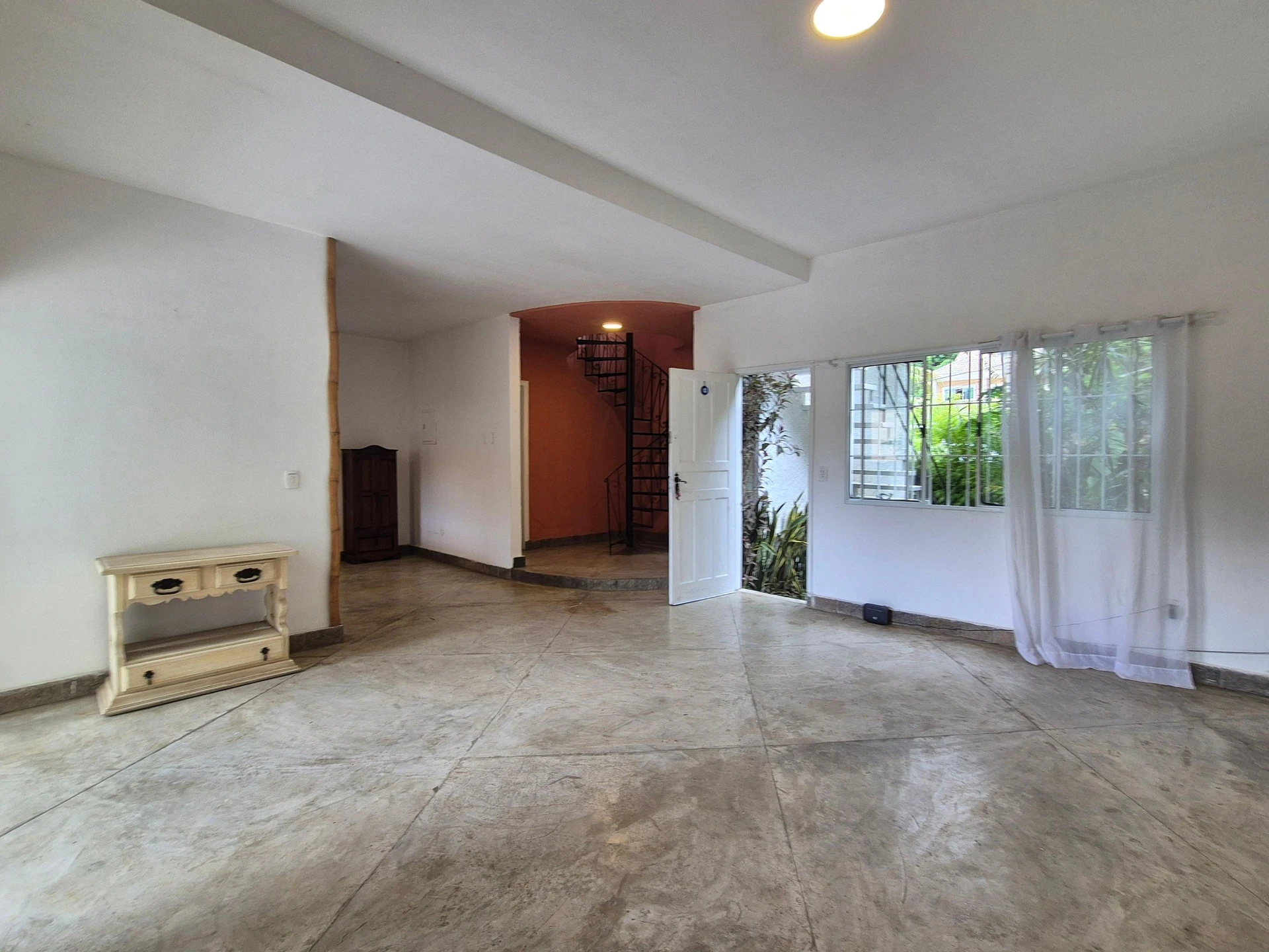 Condominium house to rent with 3 bedrooms and a suite — photo 43