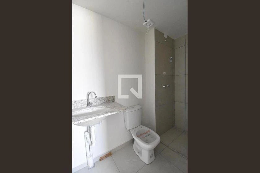 Balcony with a grill in a 2-bedroom apartment, 53 m² — photo 19