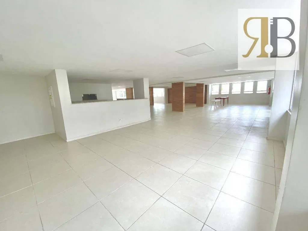 Рабочее место и 4 спальни: квартира 252 м² — photo 55