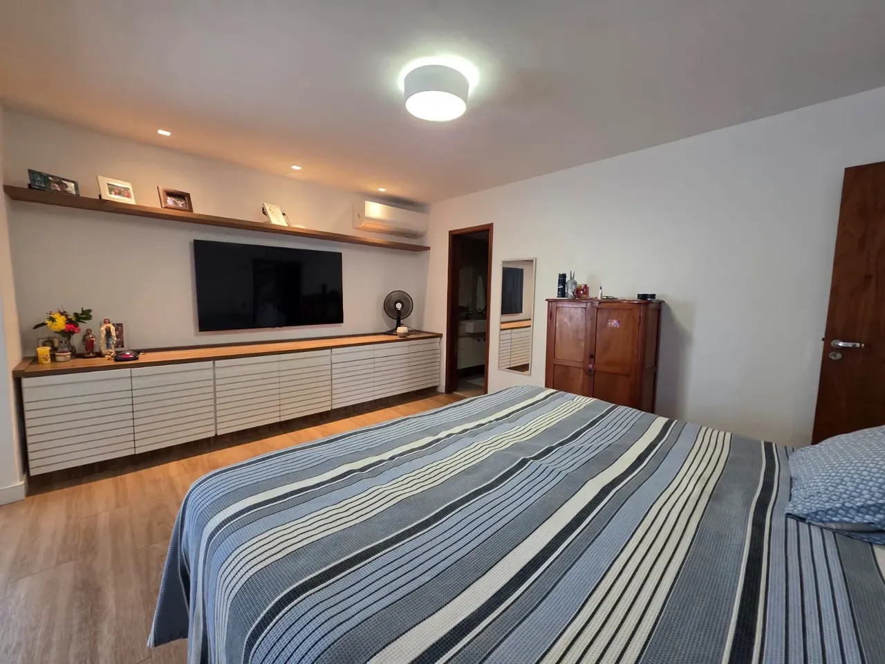 Water view in a 4-bedroom apartment, 265 m² — photo 23