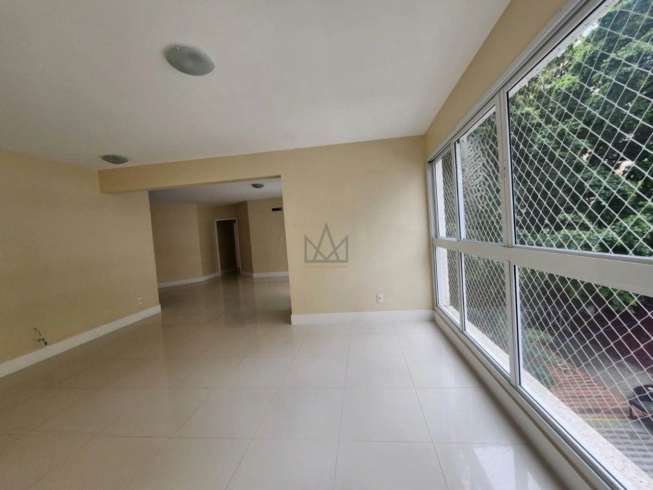 Departamento con ventanales de piso a techo en Florianópolis — photo 24