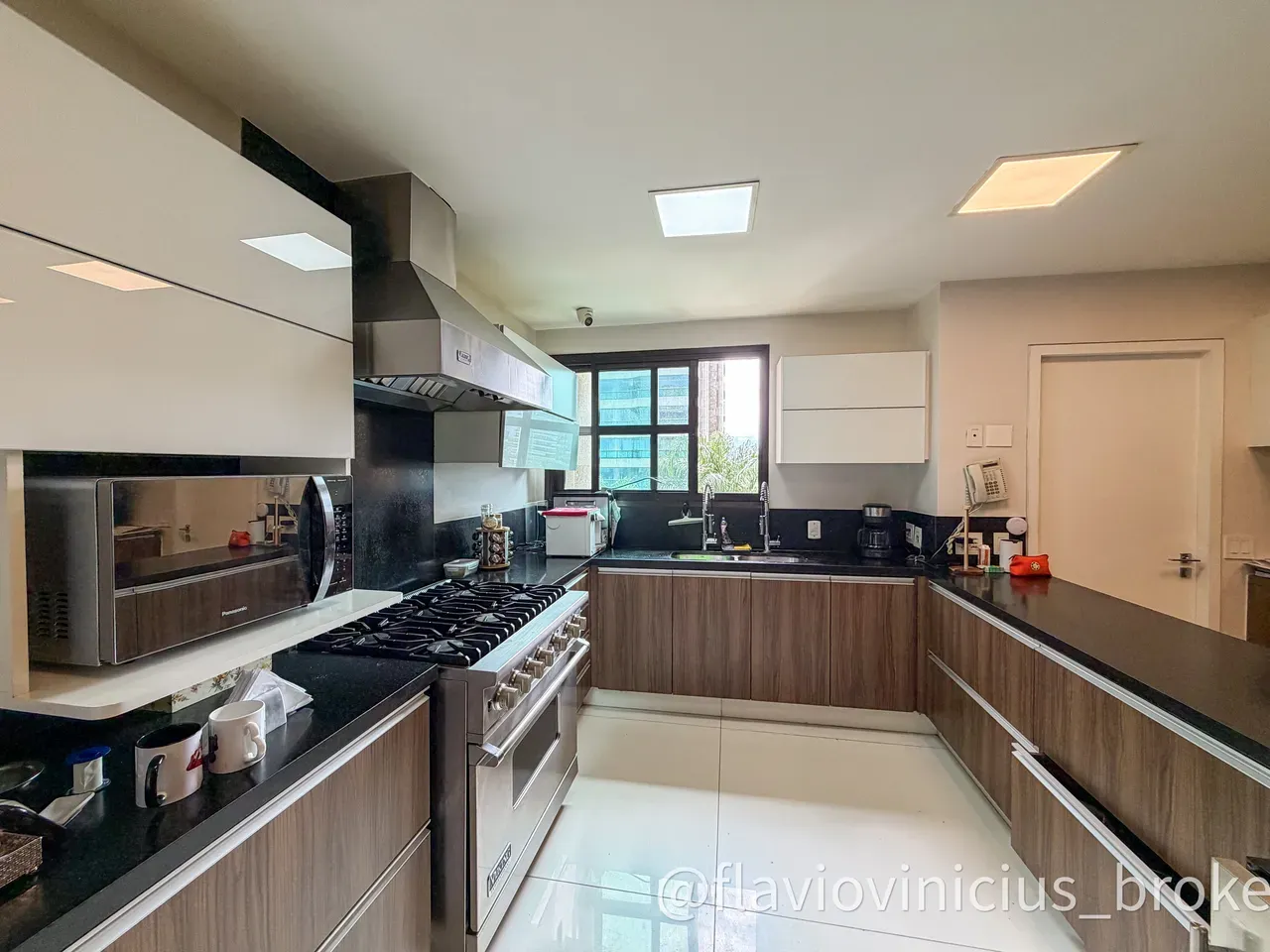 Apartamento mobiliado de 400 m² com 4 suítes e jardim — photo 20