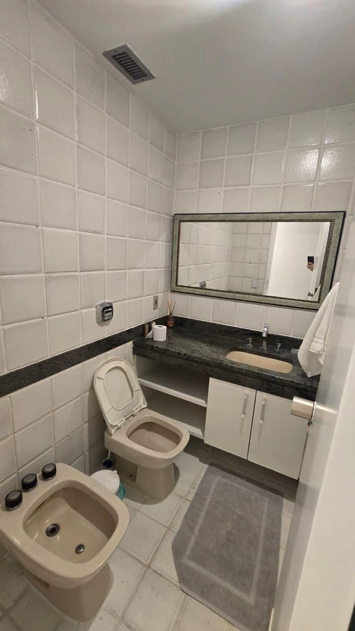 4-bedroom apartment in a building with a sauna — photo 17