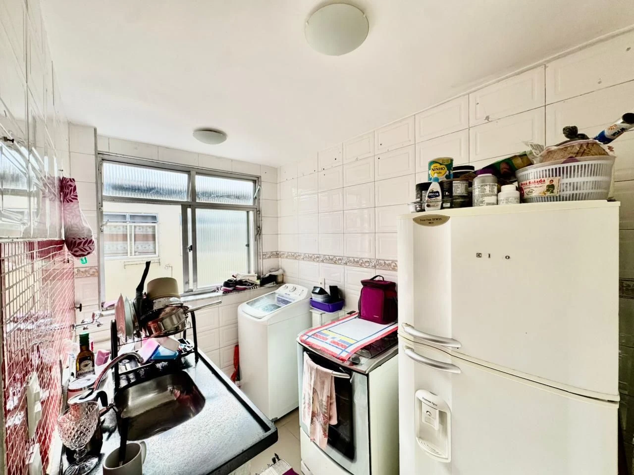 Casa mobiliada com 2 quartos e cozinha com fogão a gás — photo 8