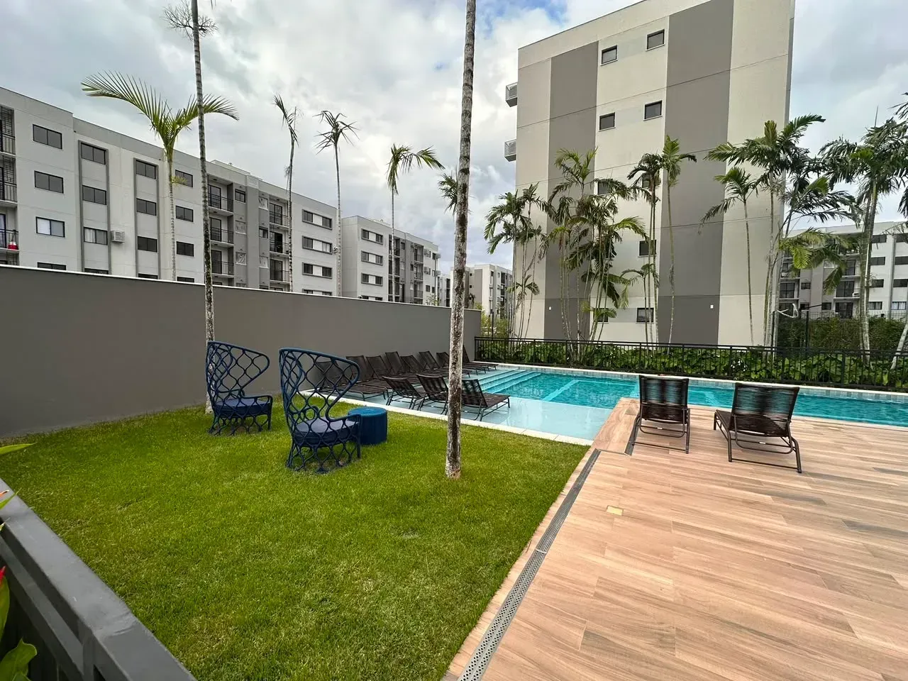 Apartamento mobiliado de 2 quartos com jardim — photo 3