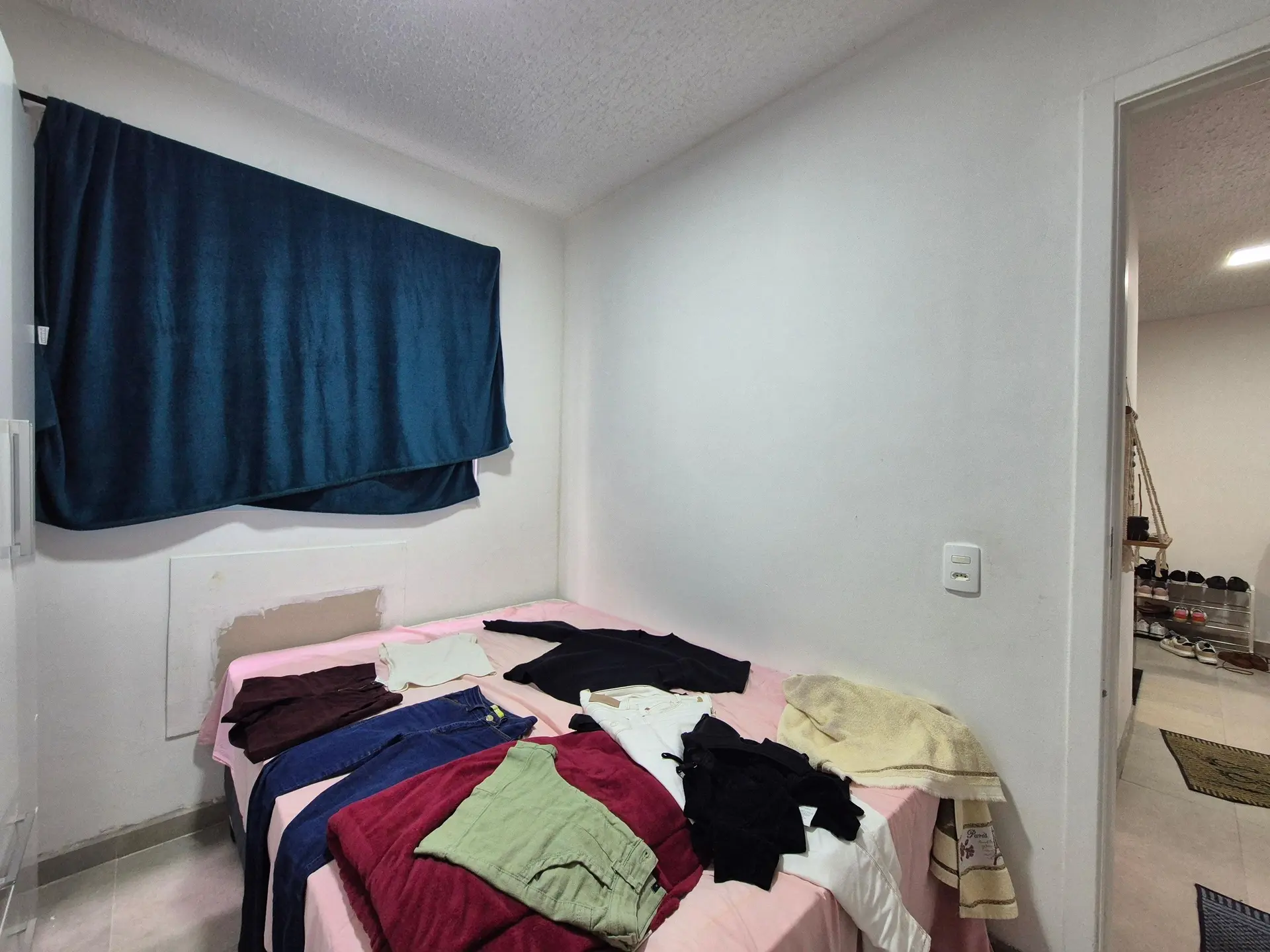 Furnished 2-bedroom apartment with open-plan kitchen — photo 23