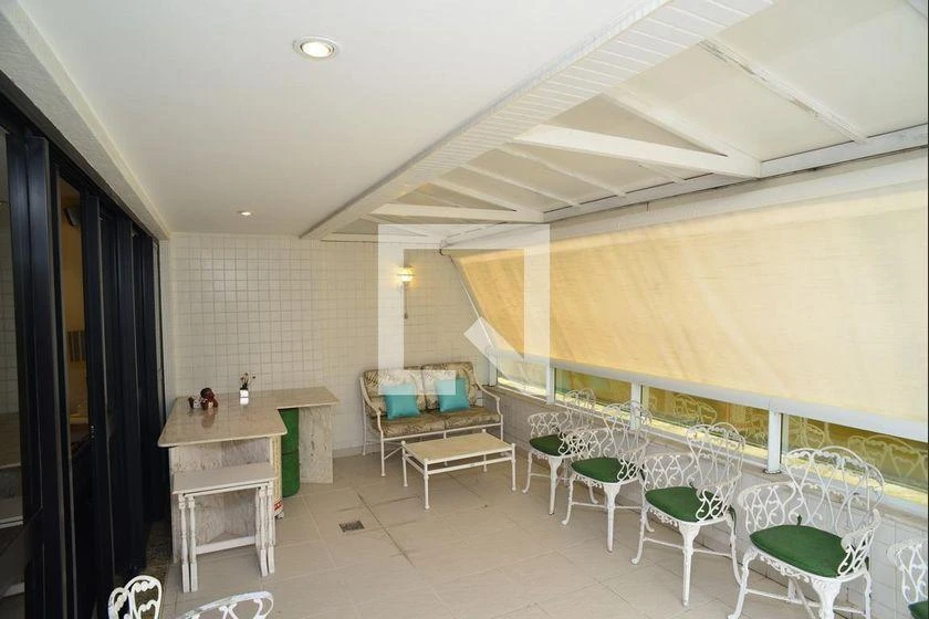 3-bedroom apartment in a building with a gym — photo 22
