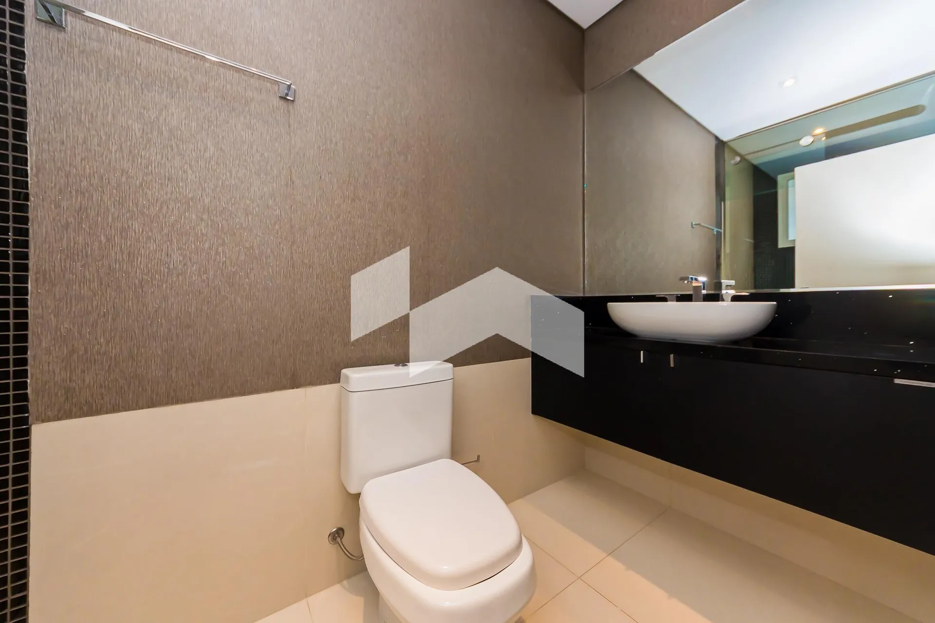 Unfurnished house with 4 en-suite bedrooms and 7 baths — photo 28