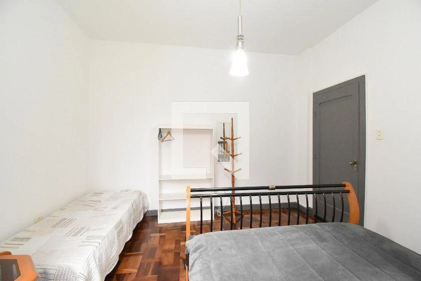 Apartment with wood floors, 2 bedrooms and 130 m² — photo 20