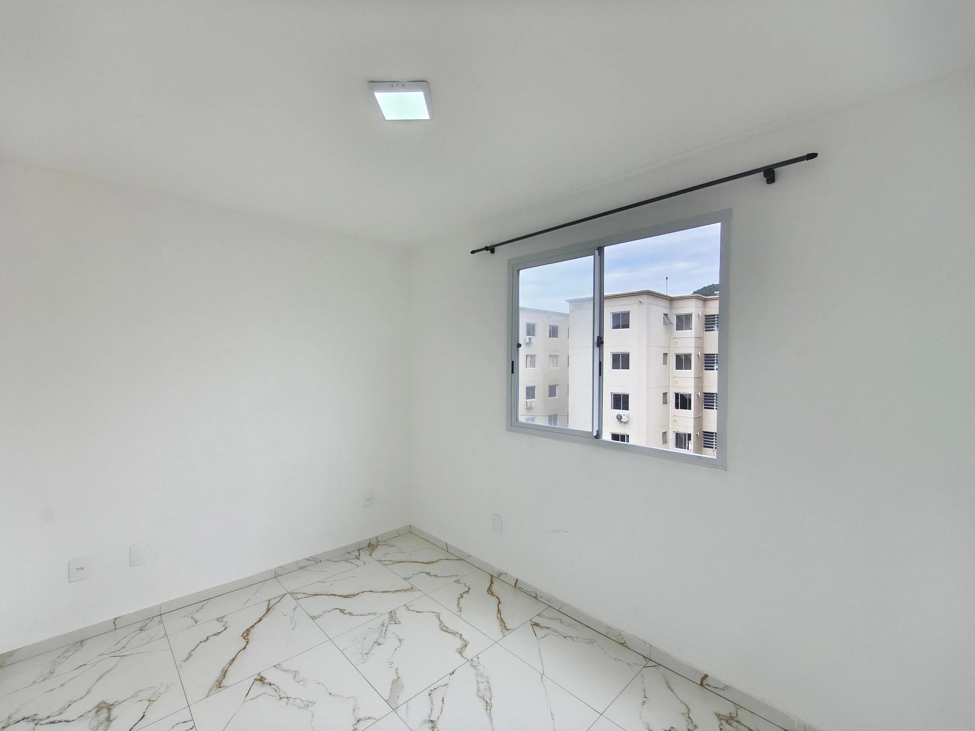 Unfurnished 2-bedroom apartment with 1 parking space — photo 22