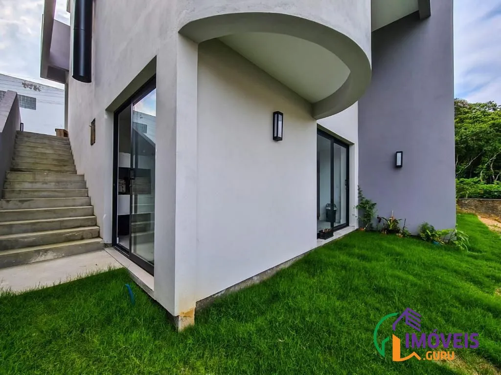 Condominium house with 5 bedrooms and 258 m² — photo 11