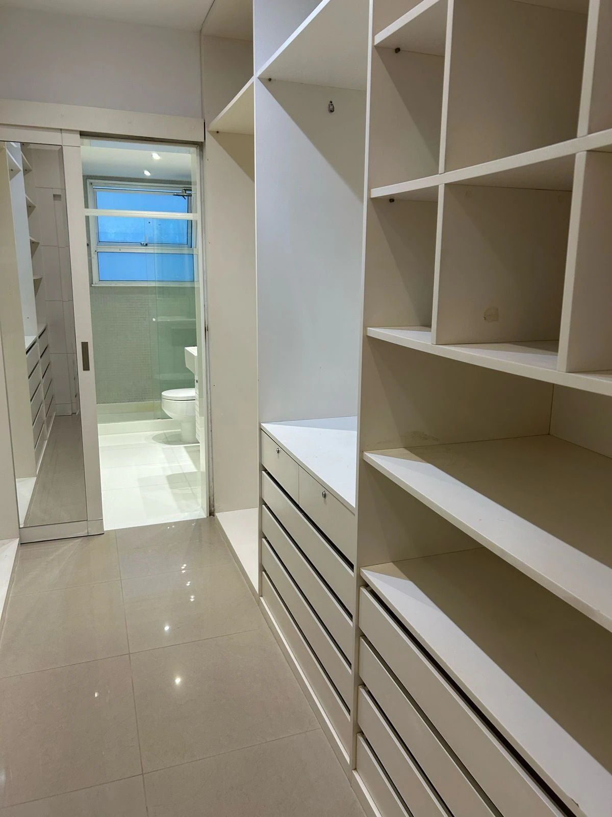 208 m² apartment with a bathtub and a water view — photo 11