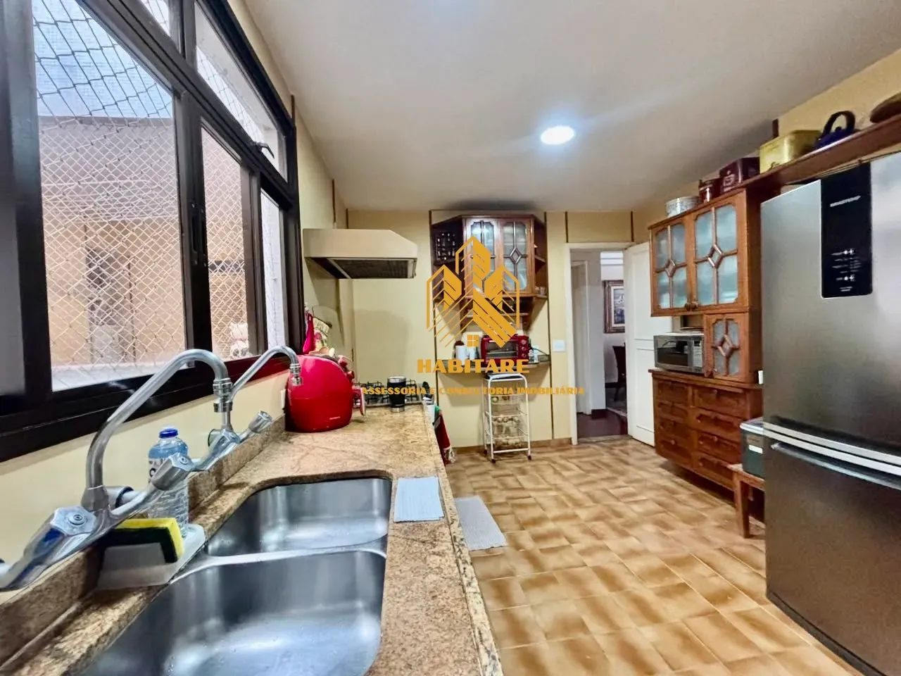 Furnished 3-bedroom apartment with 275 m² on the 4th floor — photo 29