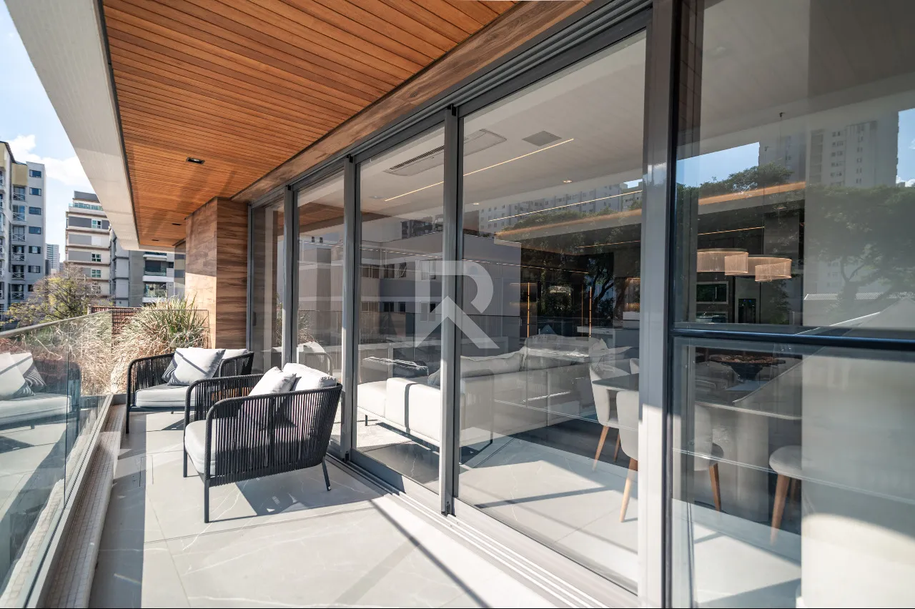 Furnished 153 m² apartment with 3 suites and open kitchen — photo 13
