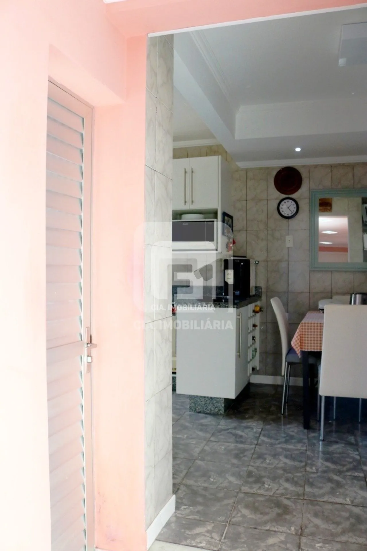 Мебльований будинок з 3 спальнями, 2 ванними і 1 місцем — photo 25