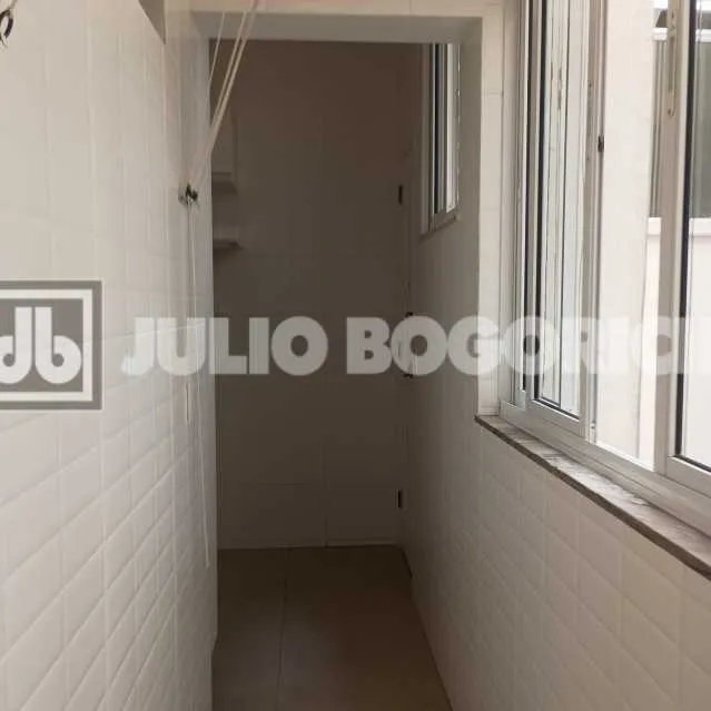 Floor-to-ceiling windows in a 2-bedroom apartment, 80 m² — photo 18