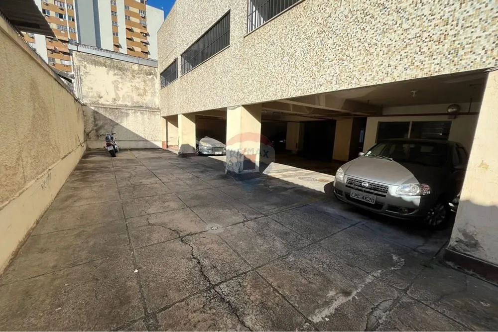 Furnished 4-bedroom apartment with 2 baths and 183 m² — photo 43