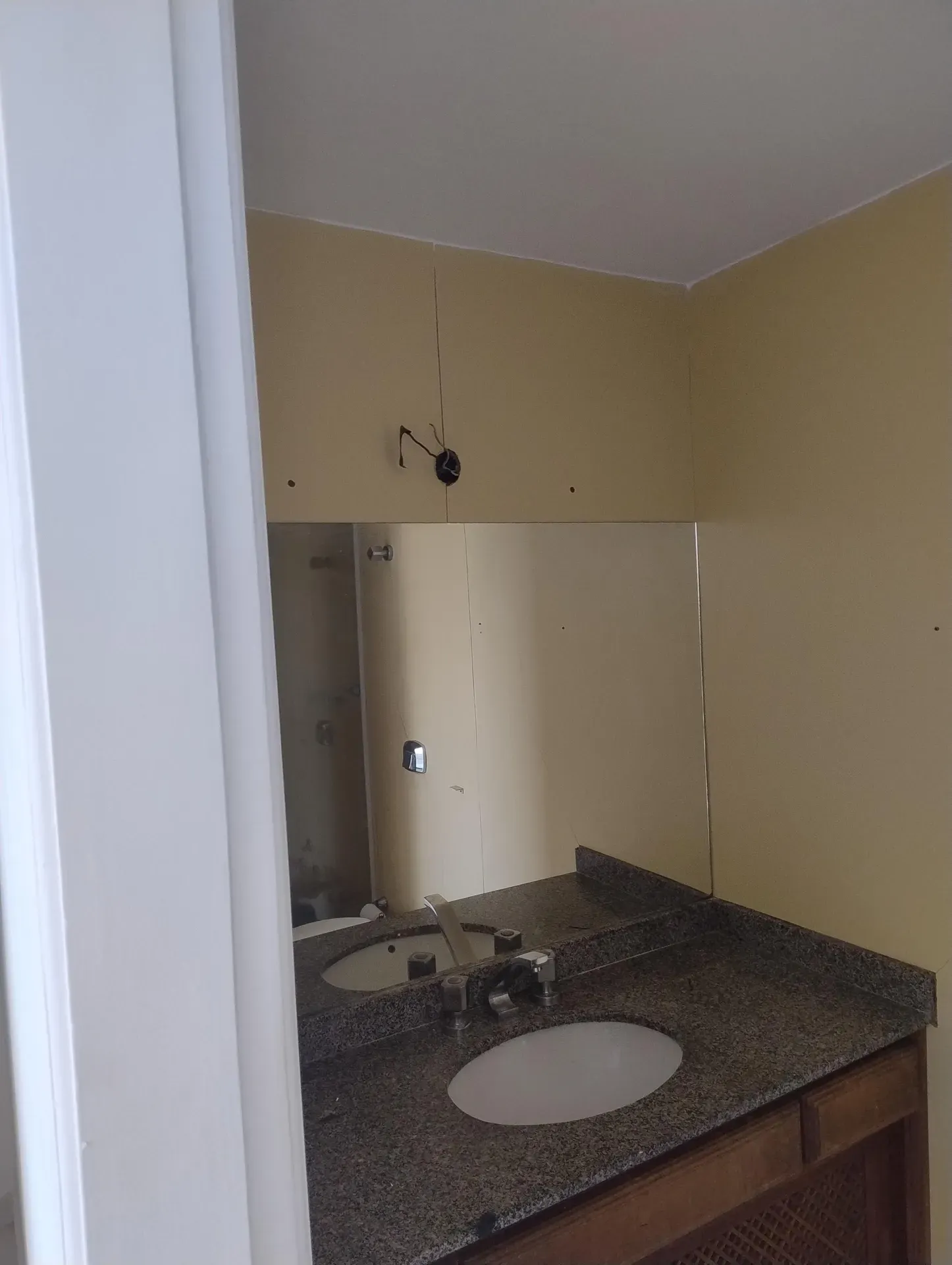 1st-floor apartment with 4 bedrooms, balcony and suite — photo 32